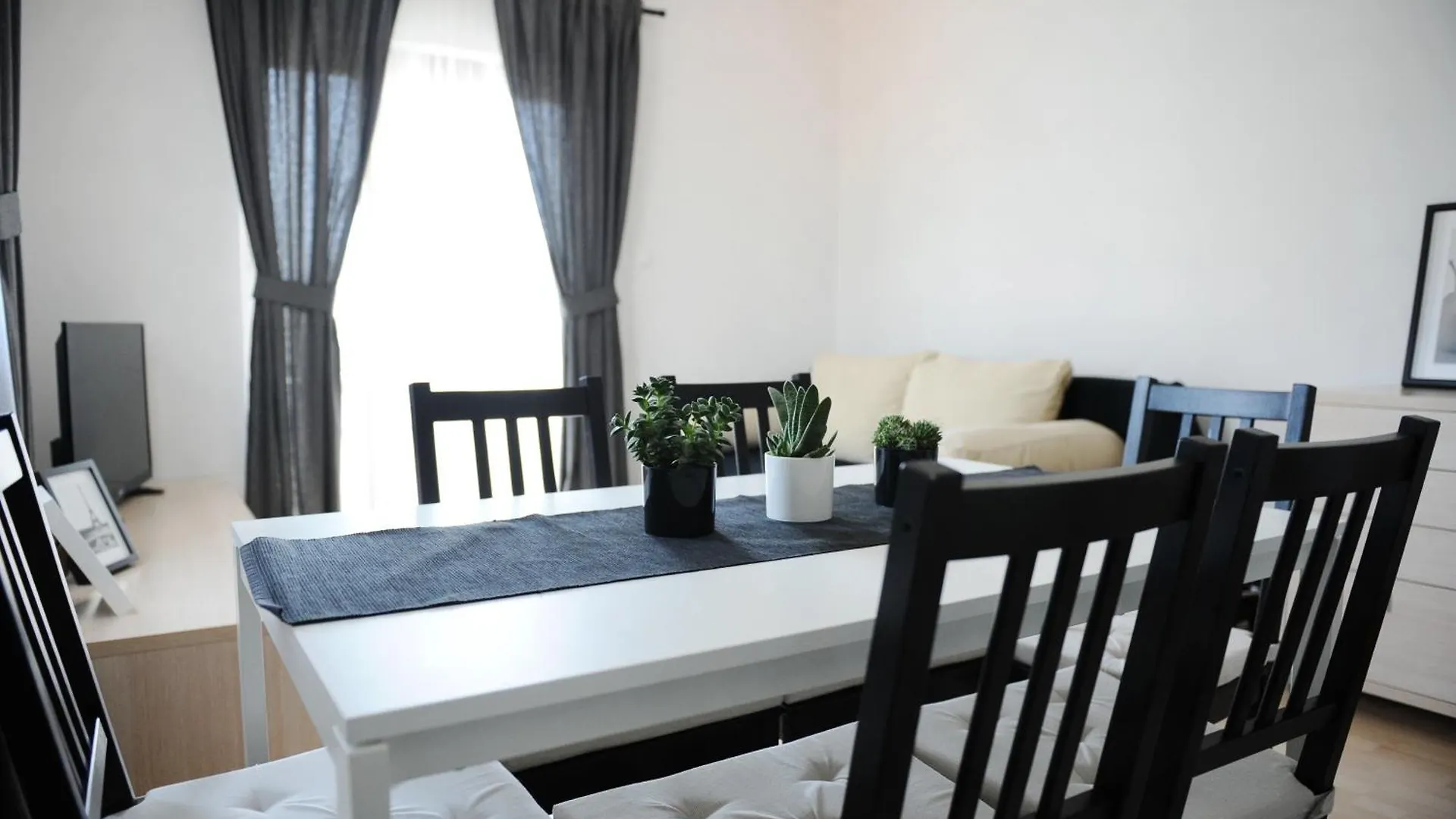 Flare Apartment Задар